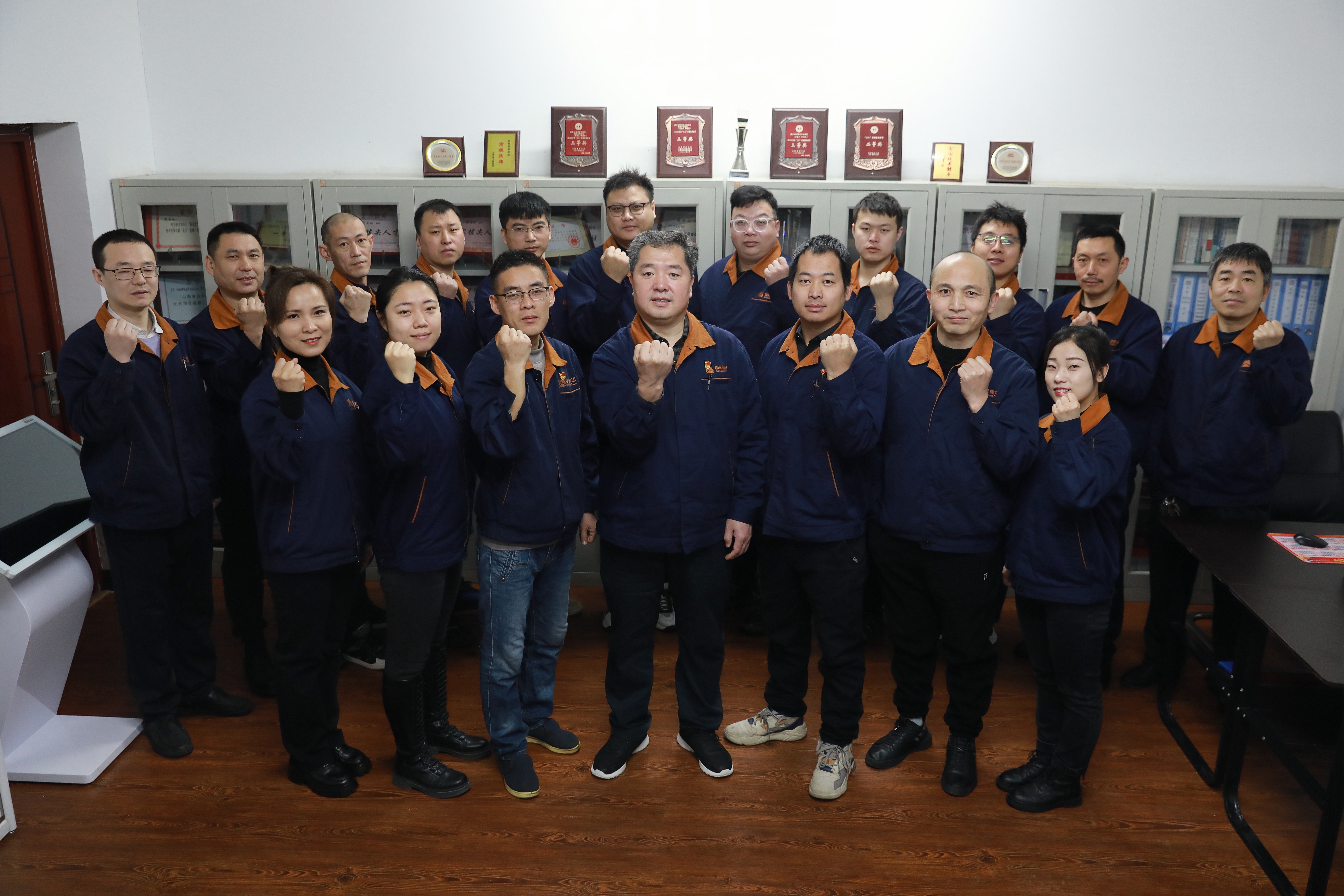 裴寶林創(chuàng)新工作室合影.jpg